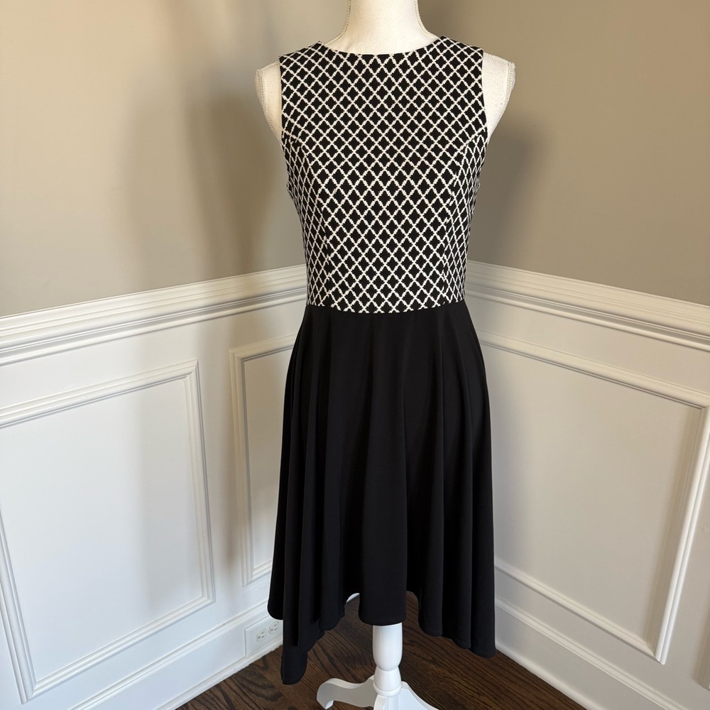 Karen Kane Black and White A-Line Sleeveless Cocktail Dress